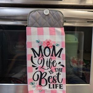 Pink and White Kitchen Towel - 'Mom Life is the Best Life'